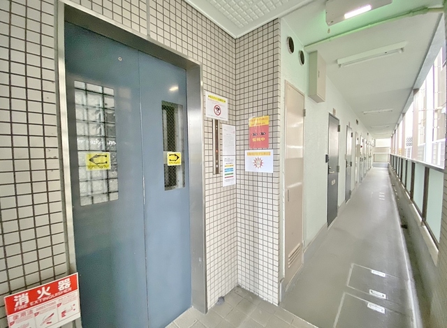 ロビー　エレベーター