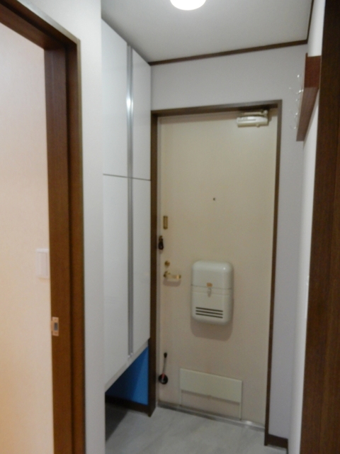 玄関　玄関にはシューズボックス