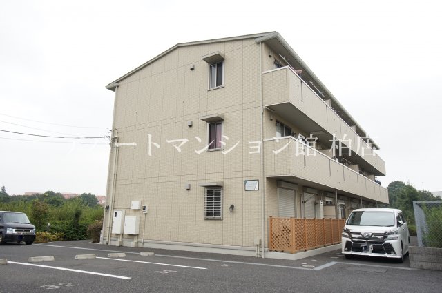 建物外観　★3階建アパート