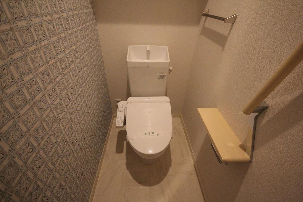 ＪＲ福塩線 備後本庄駅 徒歩4分 3階建 築7年のトイレ写真