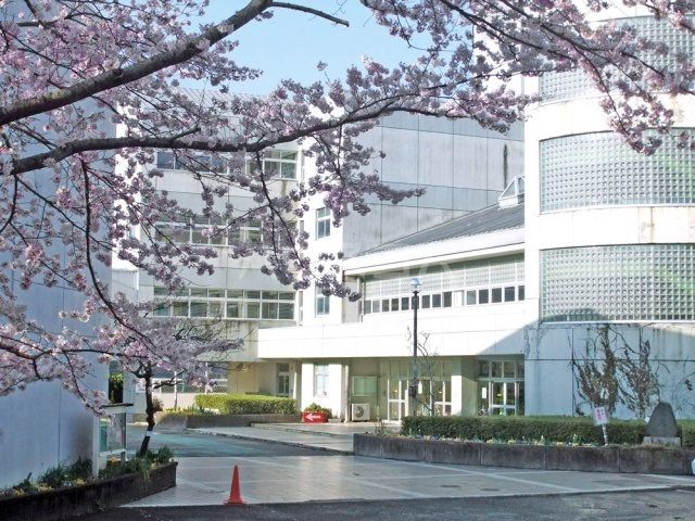 中学校　佐倉市立佐倉東中学校（中学校）まで1084m