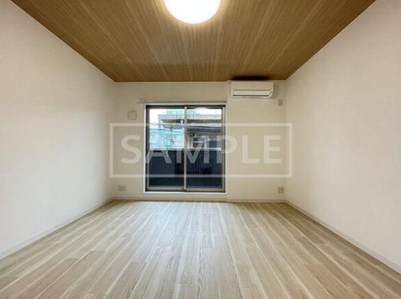 居室・リビング　落ち着いた雰囲気のこのお部屋でゆっくりお休みください。