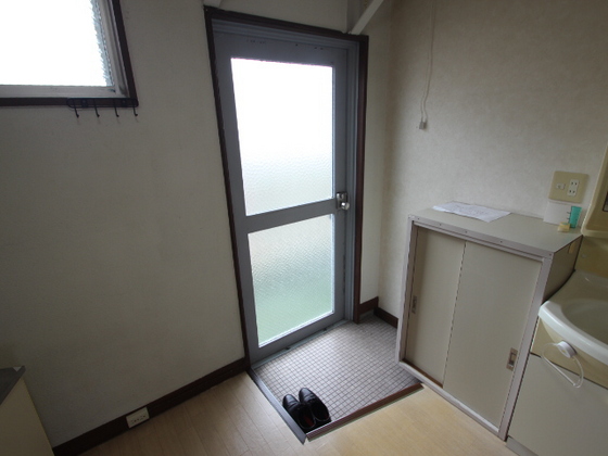 玄関　※別の部屋の写真です。