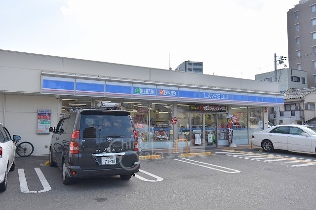 コンビニ　ローソン　淀川通塚本店（コンビニ）まで200m