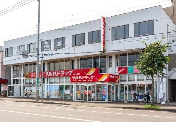 ドラックストア　ツルハドラッグ白石本通店（ドラッグストア）まで430m
