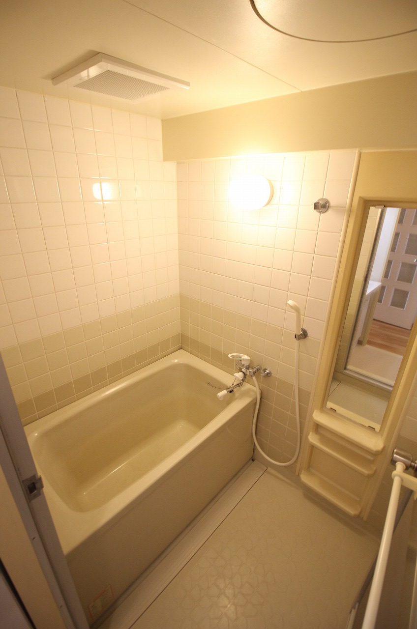 バス・シャワールーム　別の部屋の写真です