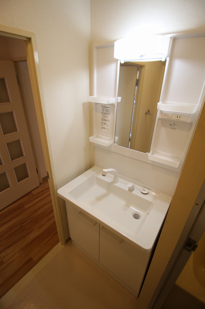 洗面設備　別の部屋の写真です