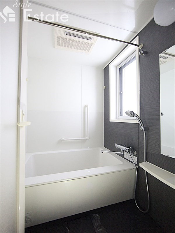 バス・シャワールーム　バスルーム