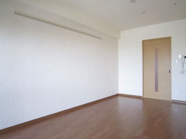 居室・リビング　収納2箇所完備の洋室8.3帖のお部屋です。