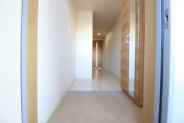 玄関　※別室の参考写真の為、現況優先です。