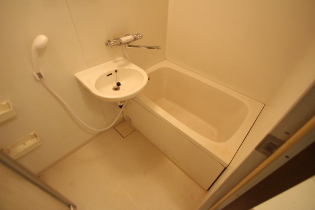 バス・シャワールーム　別室の参考写真です。※現況優先