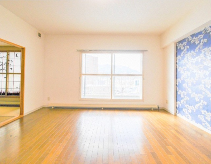 居室・リビング　明るく広々リビングスペース♪