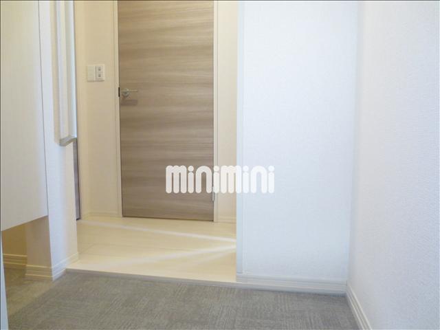 玄関　左側に下駄箱があります。