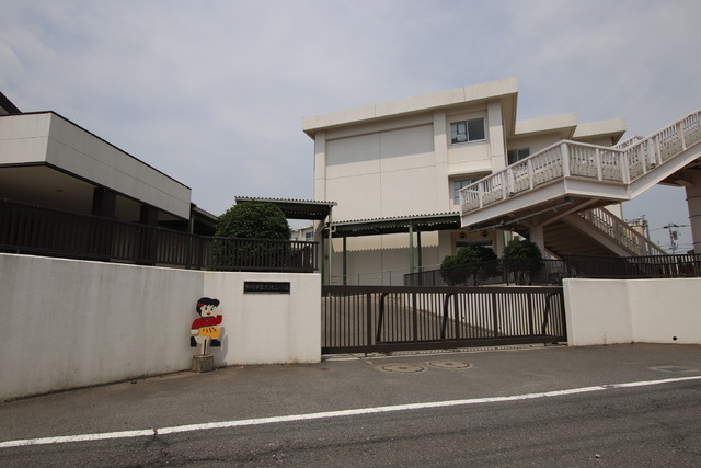 小学校　川崎市立久地小学校（小学校）まで750m