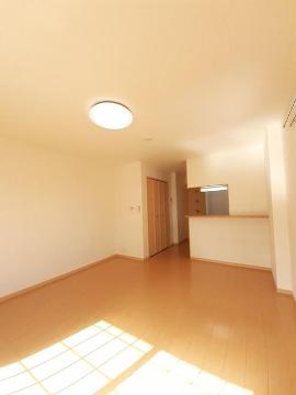 居室・リビング　室内