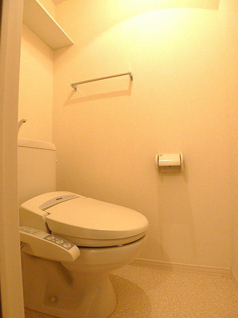 トイレ　温水洗浄便座