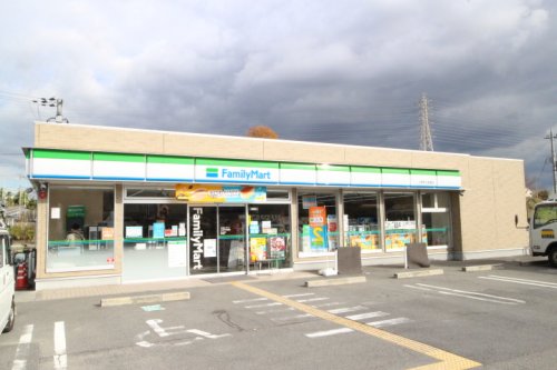 コンビニ　ファミリーマート　上牧町三軒屋店（コンビニ）まで543m