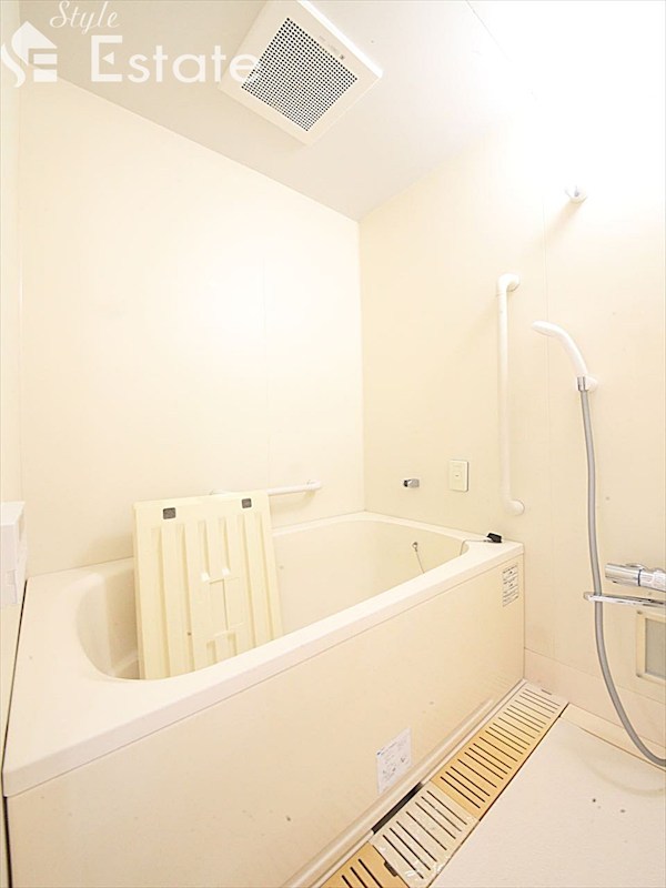 バス・シャワールーム　バスルーム