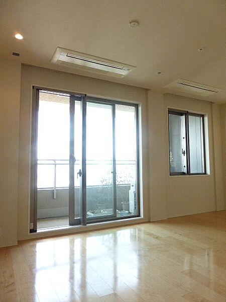 居室・リビング　※別部屋の参考写真です。