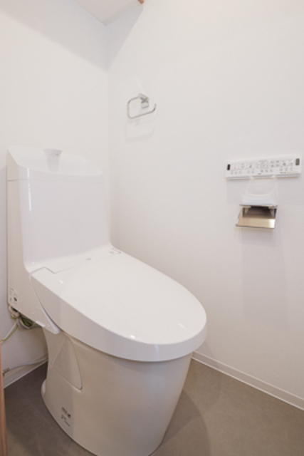 トイレ　※写真は同タイプ住戸です。