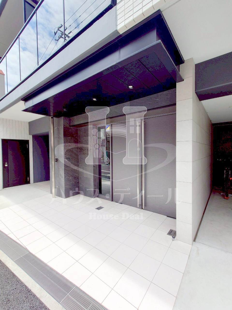 エントランス　建物の内部です