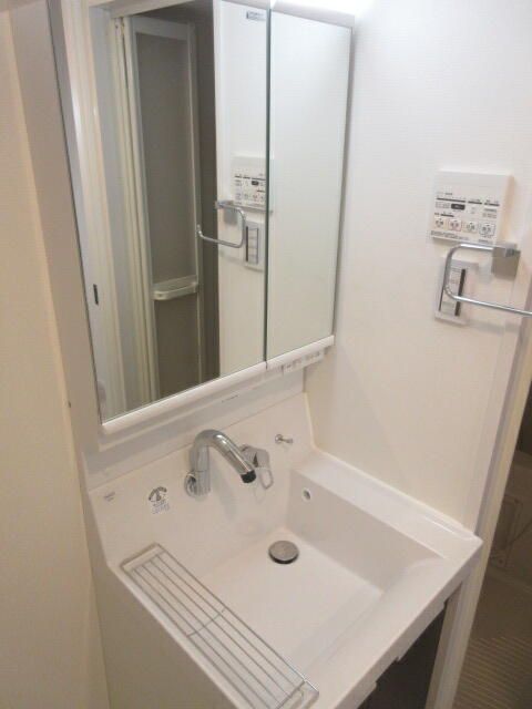 洗面設備　広い洗面スペース