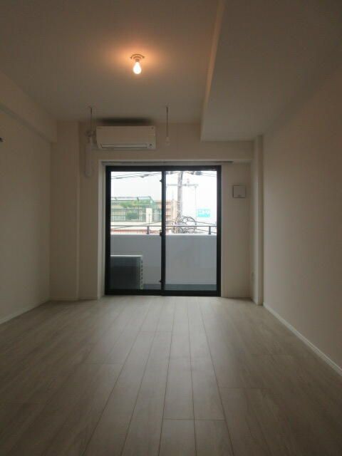 居室・リビング　リビングです　以下別号室参考写真です