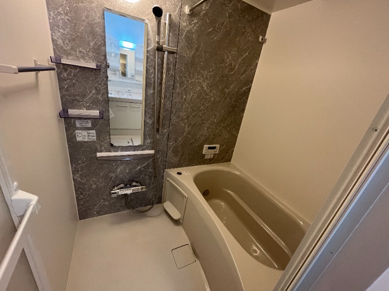 バス・シャワールーム　同物件別部屋イメージ