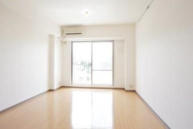 居室・リビング　☆明るい居間☆