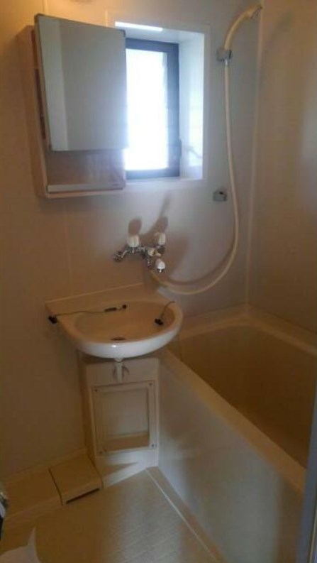 バス・シャワールーム　※別部屋参考写真