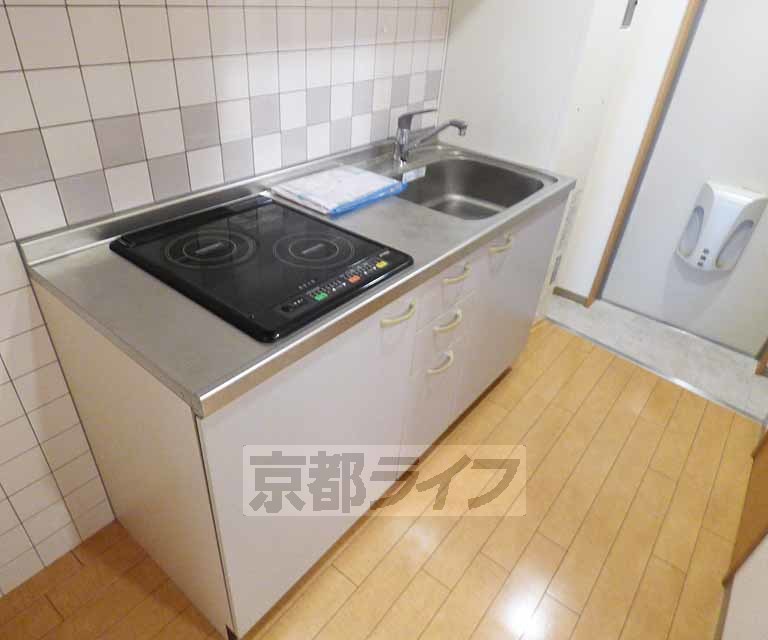 キッチン　広いキッチンです。