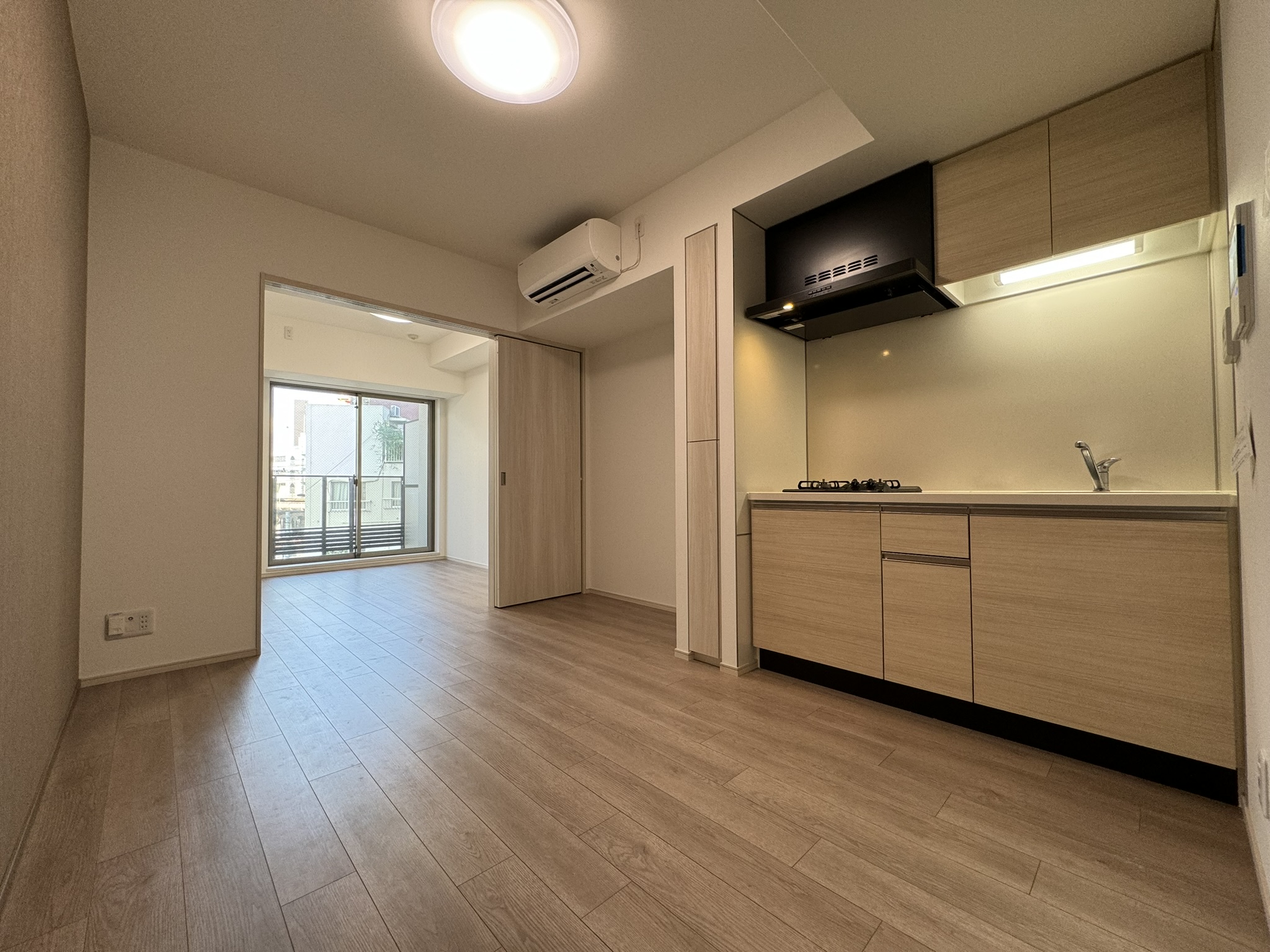 居室・リビング　※同建物内別住戸参考写真