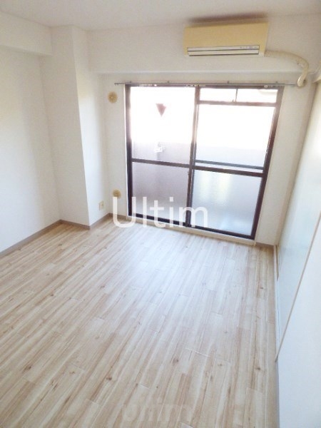 居室・リビング　別部屋の写真です。