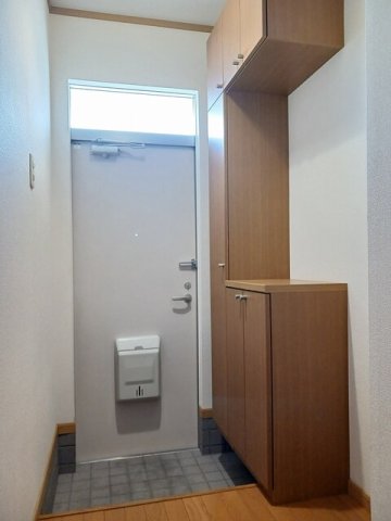 玄関　収納もある玄関です