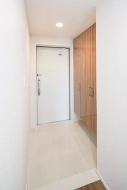 玄関　※写真は同タイプ住戸です。