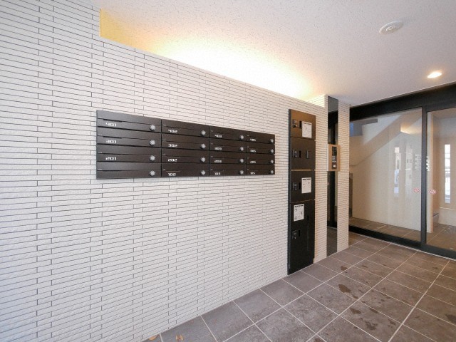 エントランス　宅配ボックス付き！