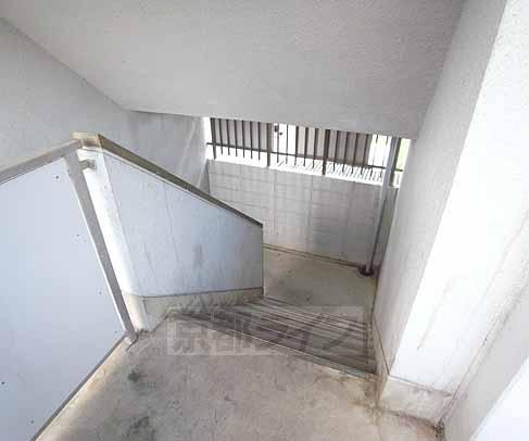 その他共有部分　屋根付き階段です