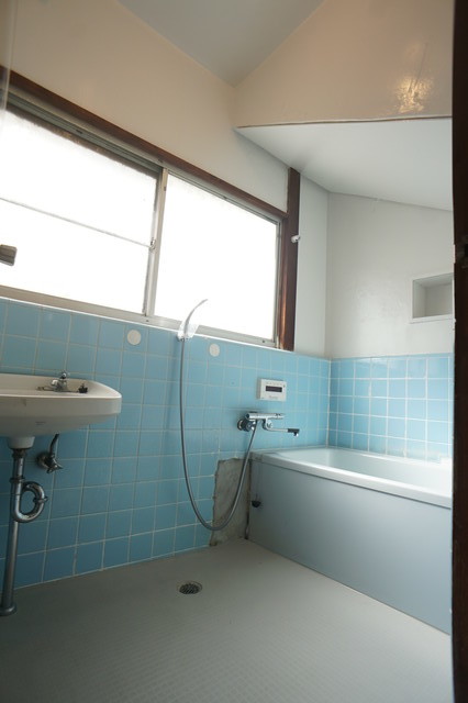 バス・シャワールーム　リフォーム中の写真です