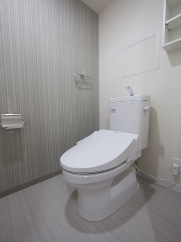 トイレ　温水洗浄暖房便座付トイレ