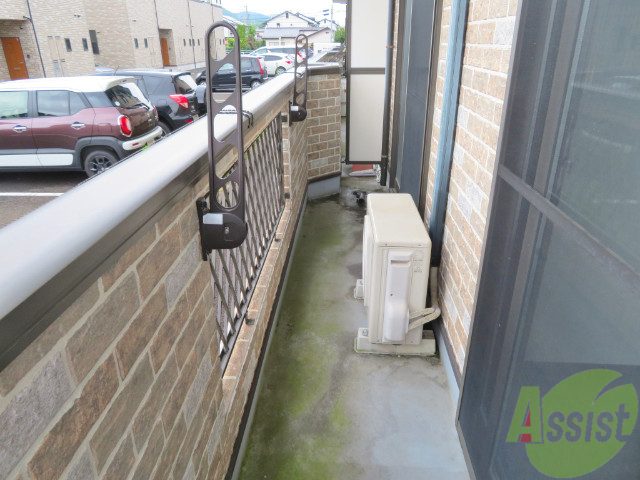 バルコニー　バルコニーは洗濯物を干すスペースが確保されていました。