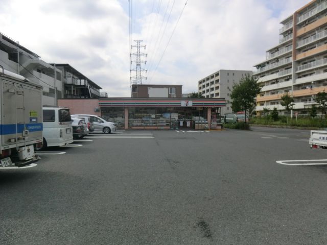コンビニ　セブンイレブン横浜綱島西6丁目店（コンビニ）まで547m