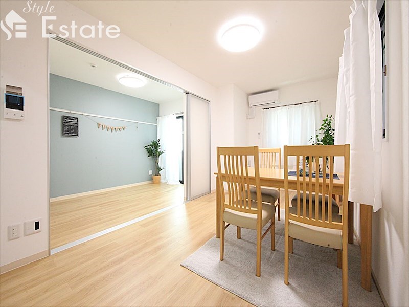 居室・リビング　内装