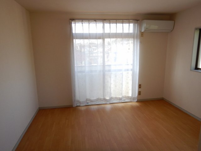 居室・リビング　別号室参考写真