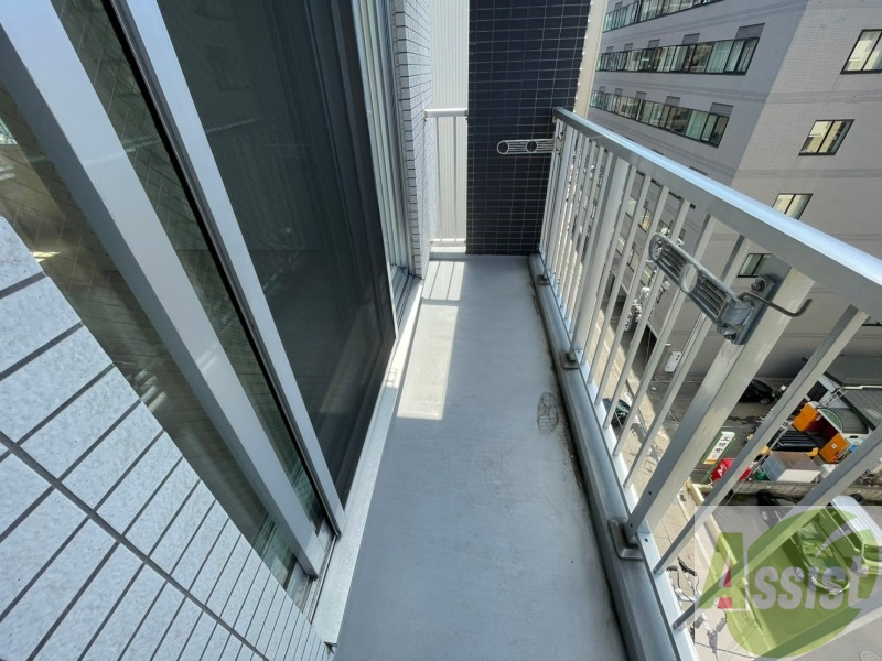 バルコニー　窓を開けると風通しも良く、気分も上がりそう！