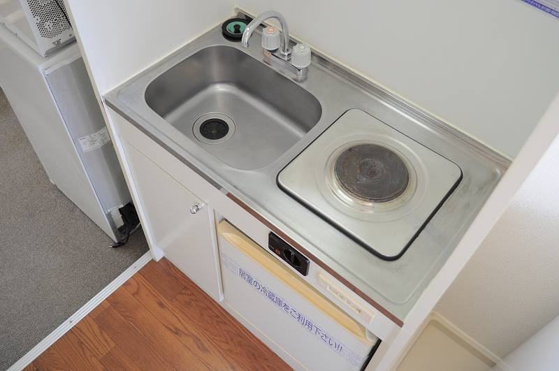 キッチン　電熱タイプの１口コンロ