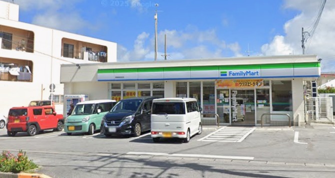コンビニ　ファミリーマート球陽高校前店（コンビニ）まで227m