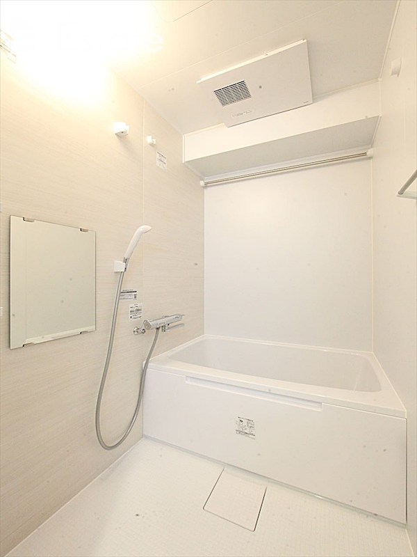 バス・シャワールーム　バスルーム