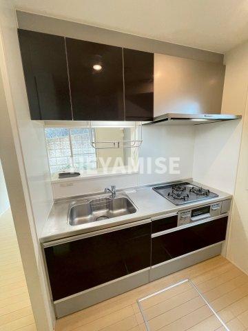 キッチン　※同物件反転タイプの写真でございます※現況を優先します※