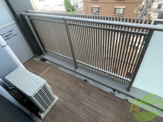 バルコニー　バルコニーがあるので洗濯物は外に干せそうですね～。