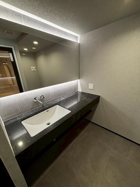 洗面設備　スペースが確保できる洗面所です